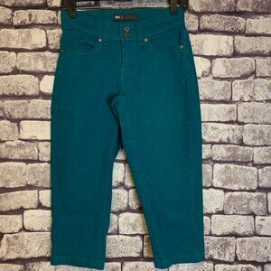 🎉🎉Host Pic🎉🎉 Levi's Green Crop Pants Size 4